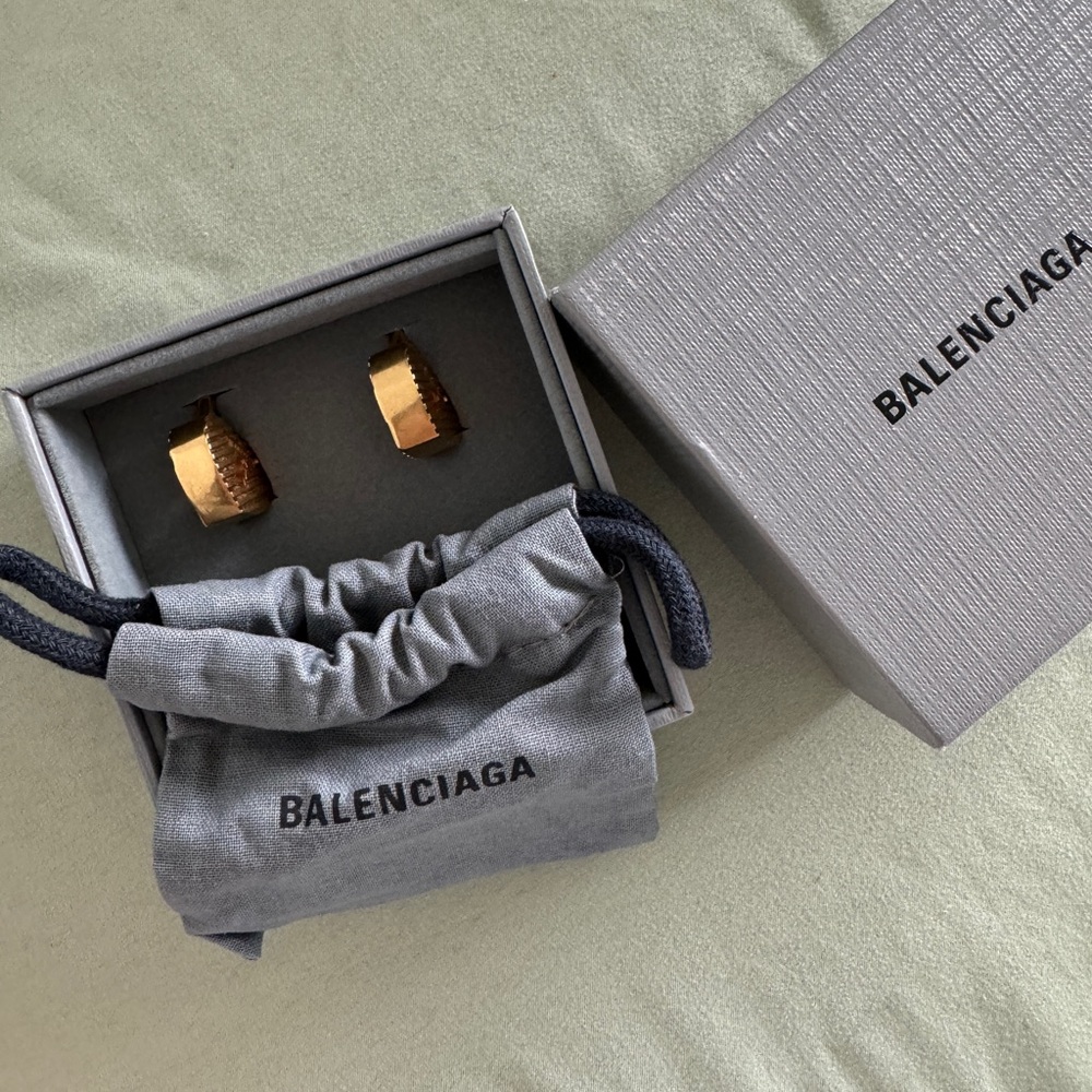 Balenciaga heart lock earring
